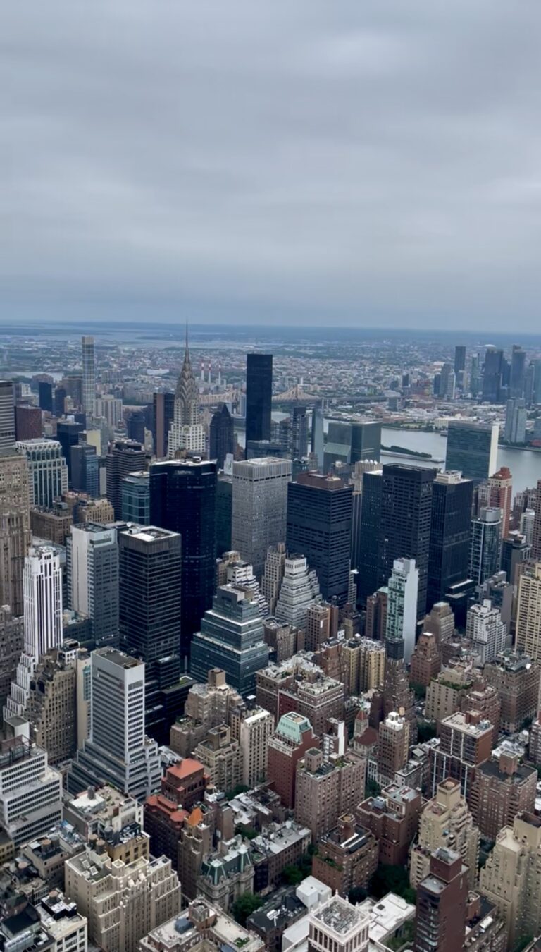 Daytime view of Manhattan from the Empire State Building observation deck.